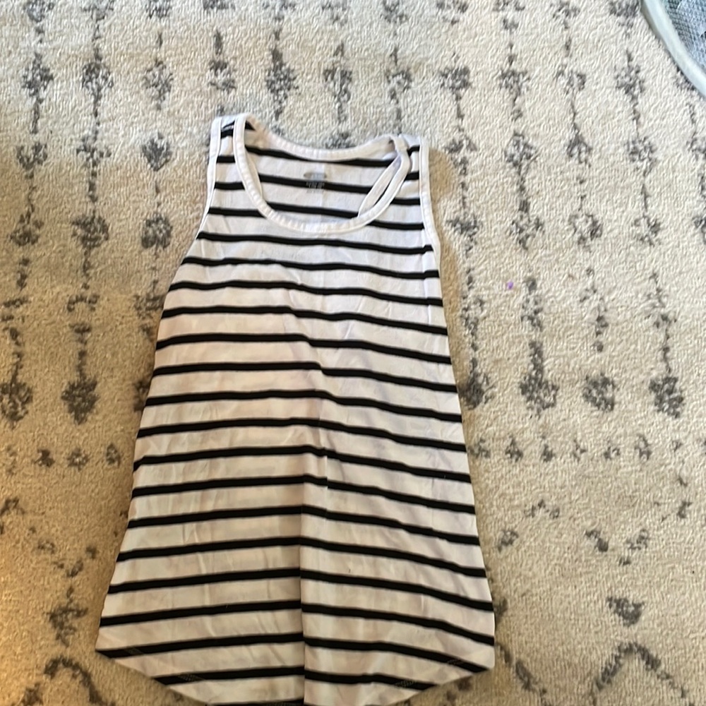 Girls lightly worn old navy tank
